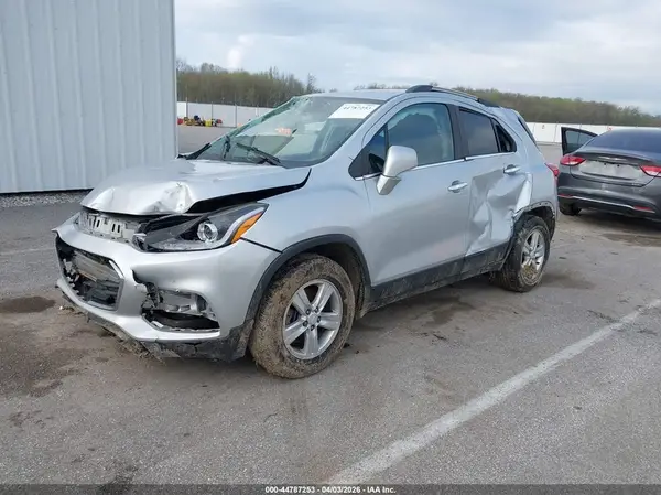 3GNCJLSB1JL303374 2018 CHEVROLET TRAX - Image 2