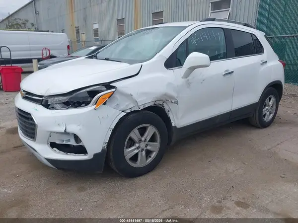 3GNCJLSB1JL329389 2018 CHEVROLET TRAX - Image 2