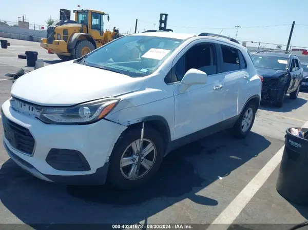 3GNCJLSB1JL347021 2018 CHEVROLET TRAX - Image 2