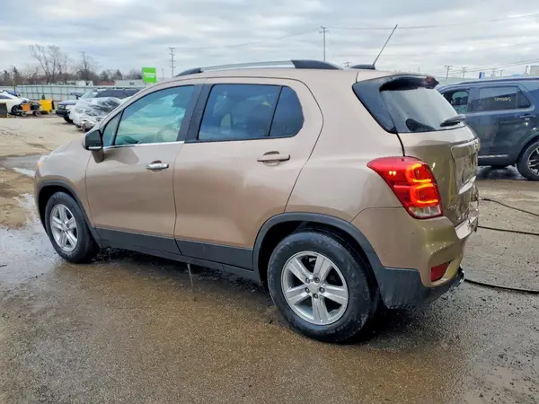 3GNCJLSB1JL392587 2018 CHEVROLET TRAX - Image 2