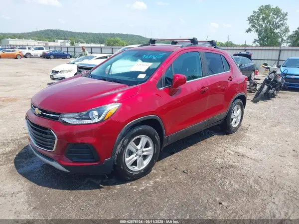3GNCJLSB1JL411221 2018 CHEVROLET TRAX - Image 2
