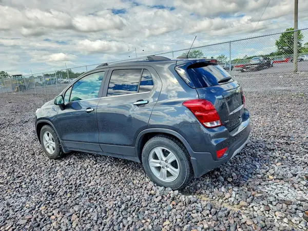 3GNCJLSB1KL115973 2019 CHEVROLET TRAX - Image 2