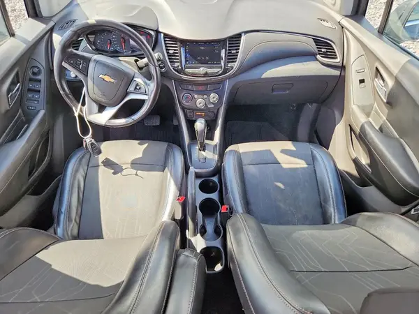 3GNCJLSB1KL115973 2019 CHEVROLET TRAX - Image 8