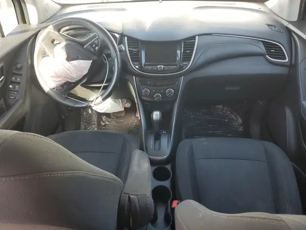 3GNCJLSB1KL129243 2019 CHEVROLET TRAX - Image 8