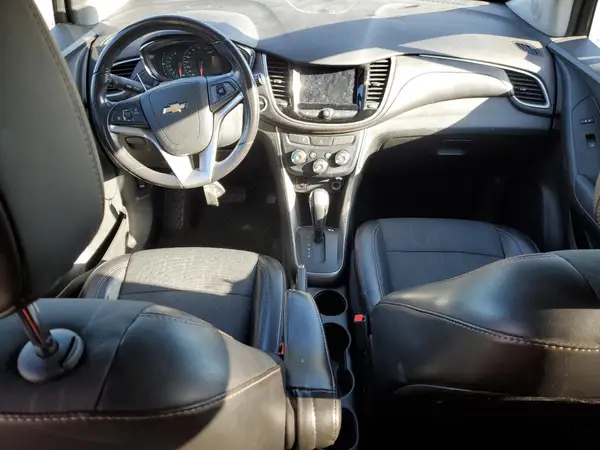 3GNCJLSB1KL132207 2019 CHEVROLET TRAX - Image 8
