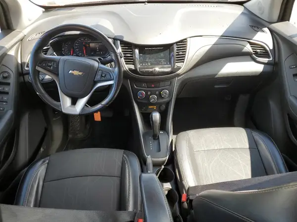 3GNCJLSB1KL153042 2019 CHEVROLET TRAX - Image 8