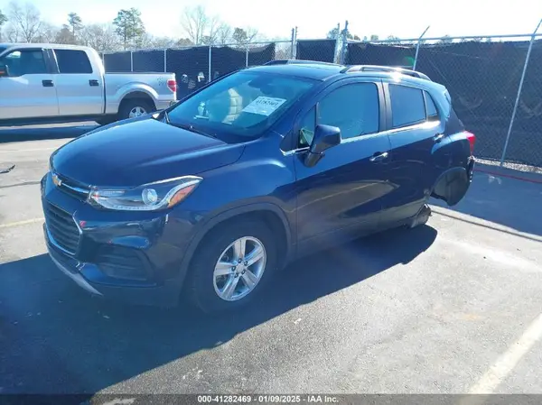 3GNCJLSB1KL154577 2019 CHEVROLET TRAX - Image 2