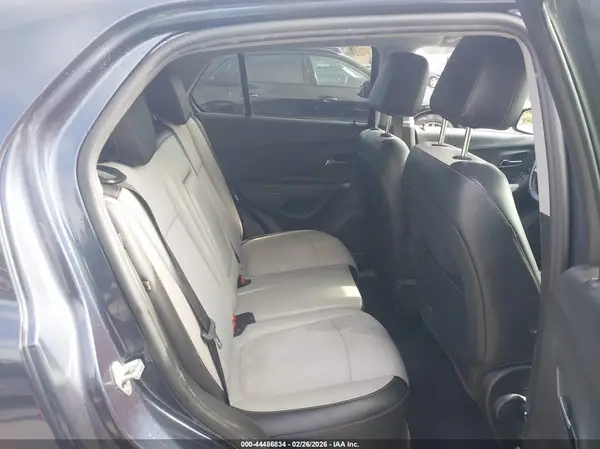 3GNCJLSB1KL164302 2019 CHEVROLET TRAX - Image 8