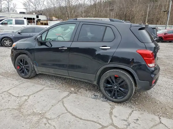 3GNCJLSB1KL167099 2019 CHEVROLET TRAX - Image 2