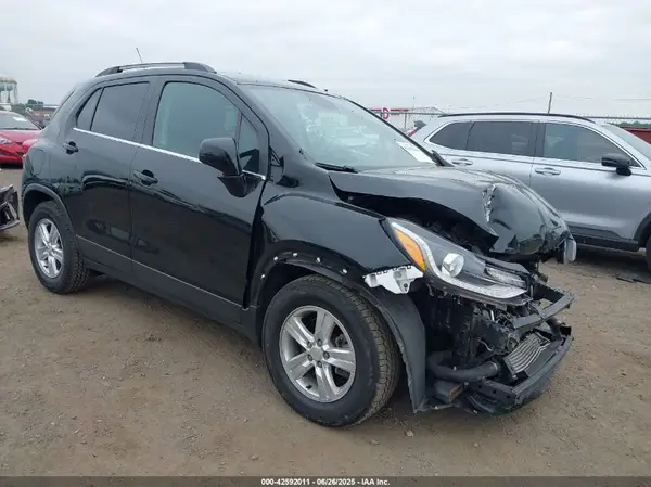3GNCJLSB1KL182752 2019 CHEVROLET TRAX - Image 1