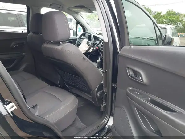 3GNCJLSB1KL182752 2019 CHEVROLET TRAX - Image 8
