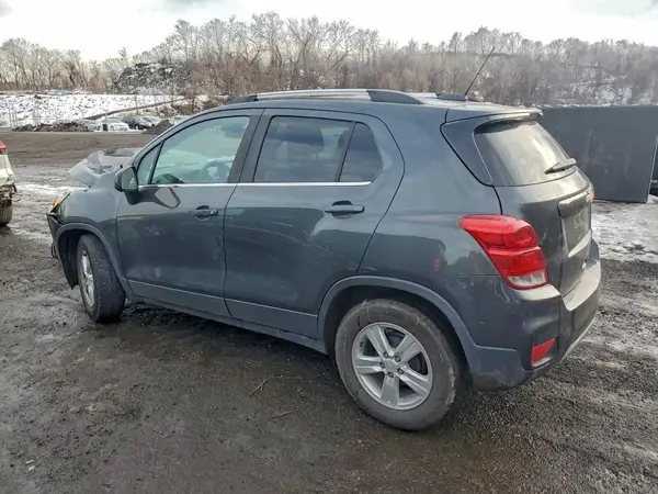 3GNCJLSB1KL184212 2019 CHEVROLET TRAX - Image 2