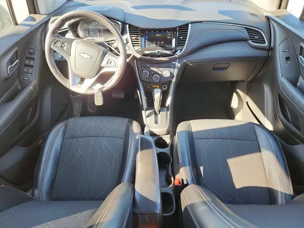 3GNCJLSB1KL238415 2019 CHEVROLET TRAX - Image 8