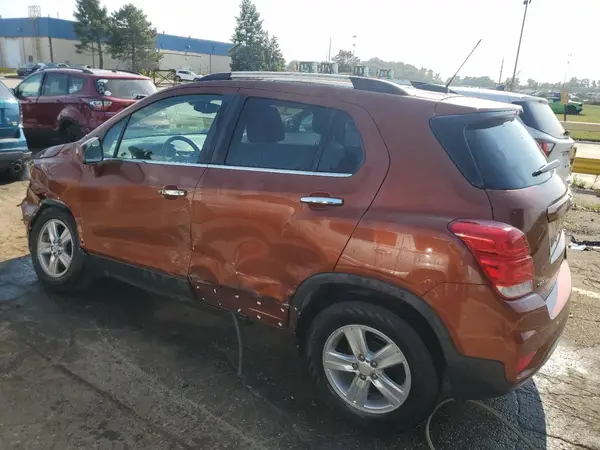 3GNCJLSB1KL261273 2019 CHEVROLET TRAX - Image 2