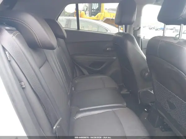 3GNCJLSB1KL263928 2019 CHEVROLET TRAX - Image 8