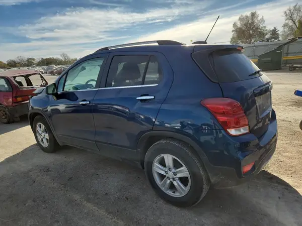 3GNCJLSB1KL264125 2019 CHEVROLET TRAX - Image 2