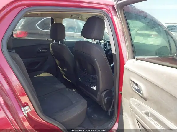 3GNCJLSB1KL266828 2019 CHEVROLET TRAX - Image 8