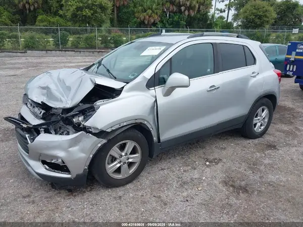 3GNCJLSB1KL270314 2019 CHEVROLET TRAX - Image 2