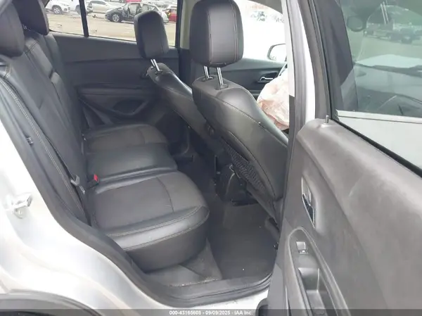 3GNCJLSB1KL270314 2019 CHEVROLET TRAX - Image 8