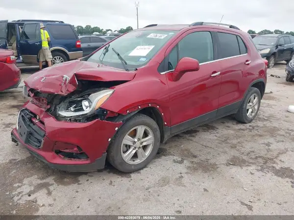 3GNCJLSB1KL279174 2019 CHEVROLET TRAX - Image 2