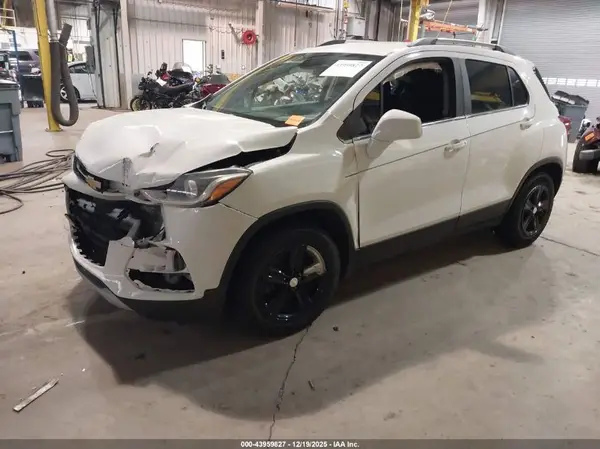 3GNCJLSB1KL279272 2019 CHEVROLET TRAX - Image 2