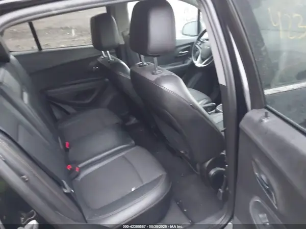 3GNCJLSB1KL279627 2019 CHEVROLET TRAX - Image 8
