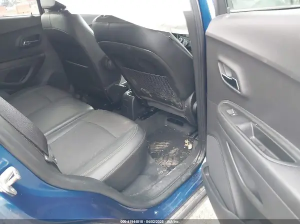 3GNCJLSB1KL281331 2019 CHEVROLET TRAX - Image 8