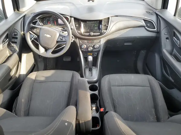 3GNCJLSB1KL300704 2019 CHEVROLET TRAX - Image 8