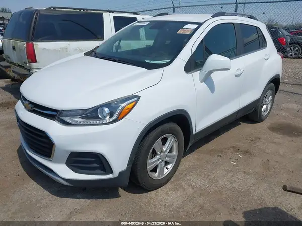 3GNCJLSB1KL308334 2019 CHEVROLET TRAX - Image 2