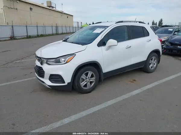 3GNCJLSB1KL310357 2019 CHEVROLET TRAX - Image 2