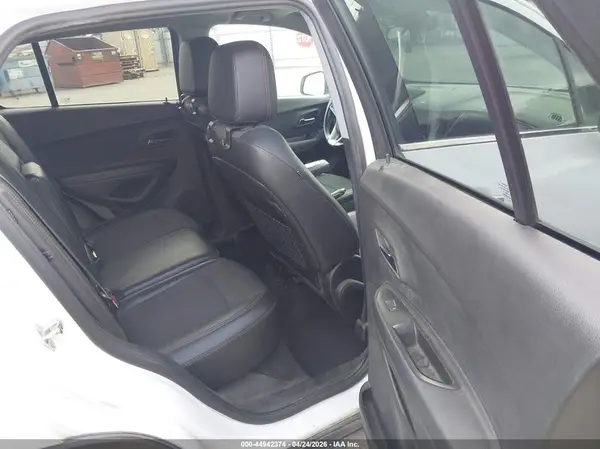 3GNCJLSB1KL310357 2019 CHEVROLET TRAX - Image 8