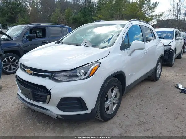 3GNCJLSB1KL320757 2019 CHEVROLET TRAX - Image 2