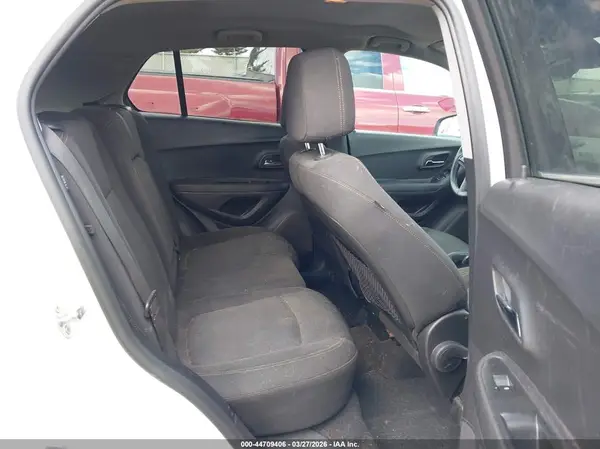 3GNCJLSB1KL320757 2019 CHEVROLET TRAX - Image 8