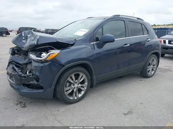 3GNCJLSB1KL322573 2019 CHEVROLET TRAX - Image 2