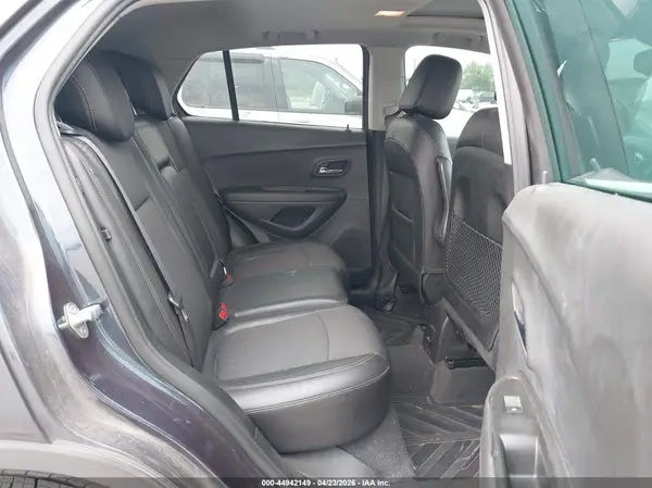 3GNCJLSB1KL322573 2019 CHEVROLET TRAX - Image 8