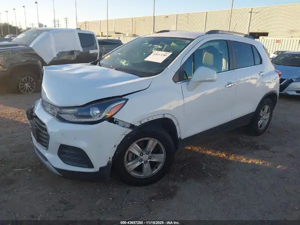 3GNCJLSB1KL326798 2019 CHEVROLET TRAX - Image 2