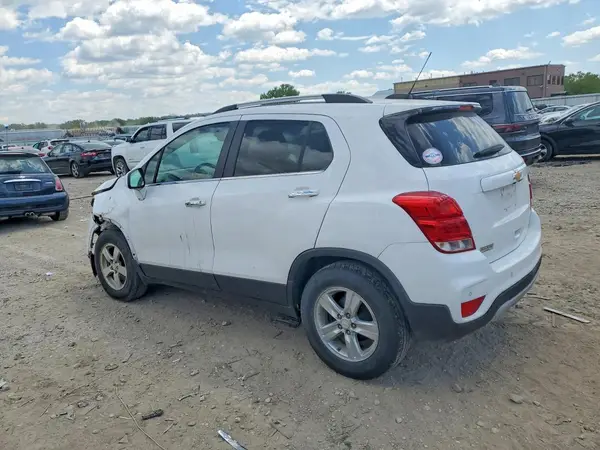 3GNCJLSB1KL341348 2019 CHEVROLET TRAX - Image 2