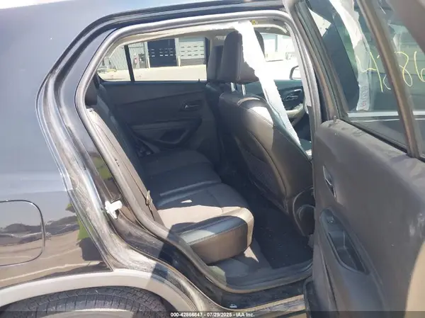 3GNCJLSB1KL344203 2019 CHEVROLET TRAX - Image 8