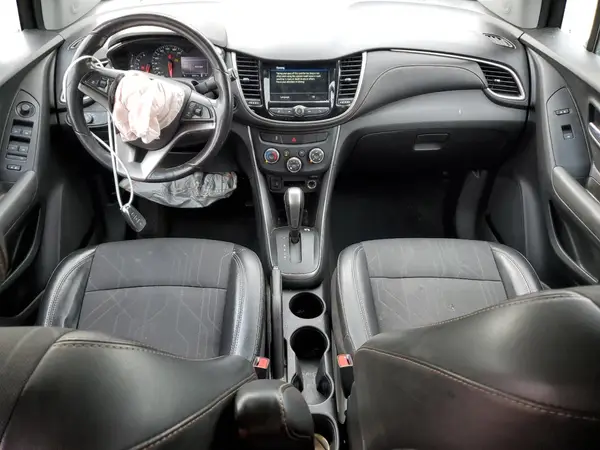 3GNCJLSB1KL353712 2019 CHEVROLET TRAX - Image 8