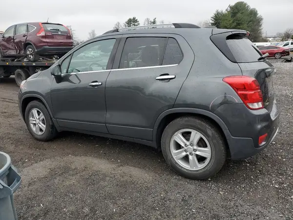 3GNCJLSB1KL356500 2019 CHEVROLET TRAX - Image 2