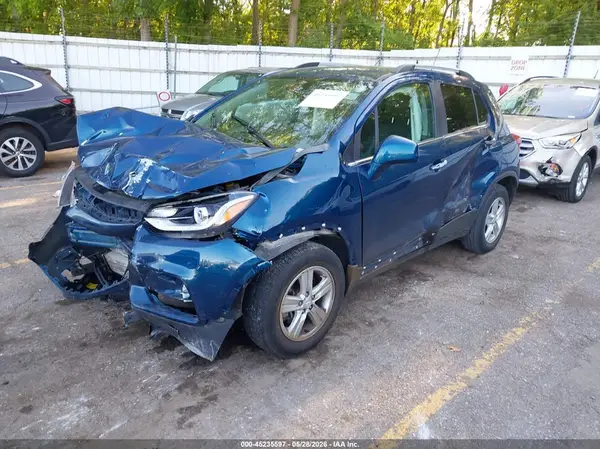 3GNCJLSB1KL357131 2019 CHEVROLET TRAX - Image 2