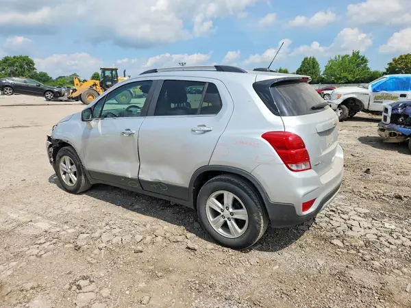 3GNCJLSB1KL374317 2019 CHEVROLET TRAX - Image 2