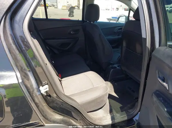 3GNCJLSB1KL400396 2019 CHEVROLET TRAX - Image 8