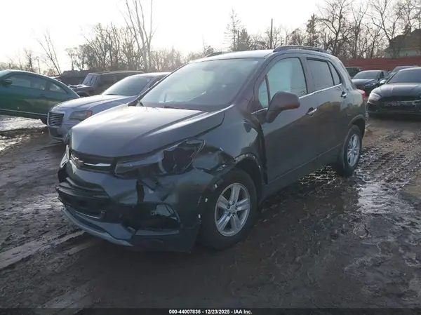 3GNCJLSB1KL401645 2019 CHEVROLET TRAX - Image 2