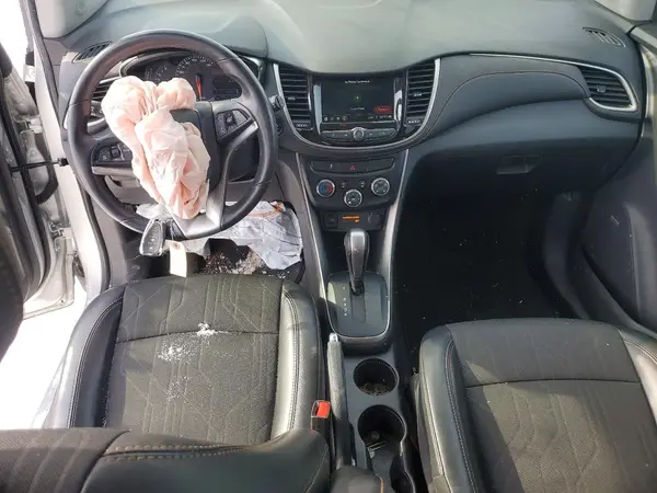 3GNCJLSB1KL401712 2019 CHEVROLET TRAX - Image 8