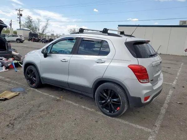 3GNCJLSB1LL126327 2020 CHEVROLET TRAX - Image 2