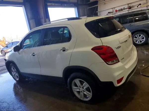 3GNCJLSB1LL143368 2020 CHEVROLET TRAX - Image 2