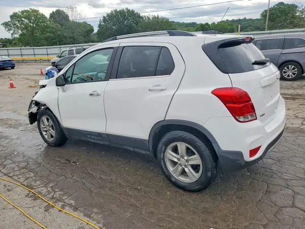 3GNCJLSB1LL166858 2020 CHEVROLET TRAX - Image 2