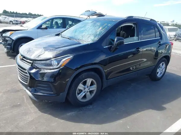 3GNCJLSB1LL172837 2020 CHEVROLET TRAX - Image 2