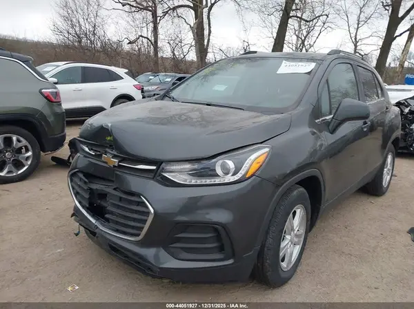 3GNCJLSB1LL191419 2020 CHEVROLET TRAX - Image 2